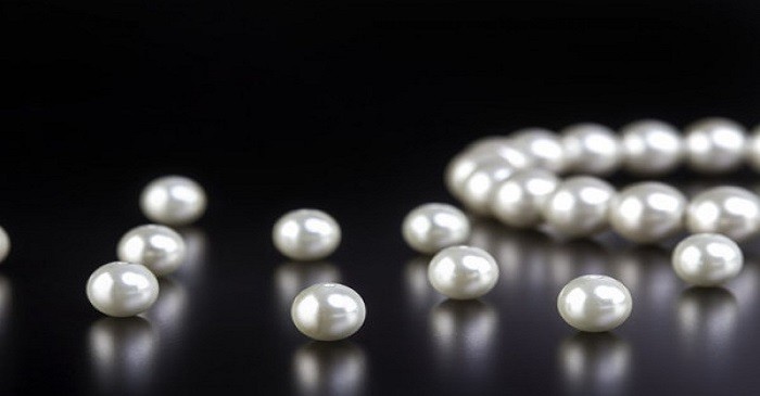 Top  tips on how to identify real pearls