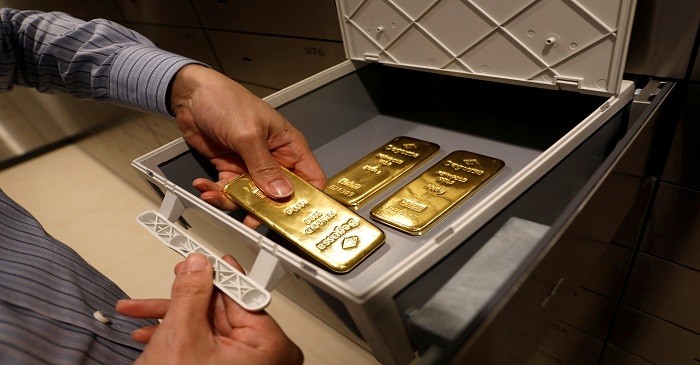 Exclusive - World's biggest gold ETF launching new low-fee fund - sour