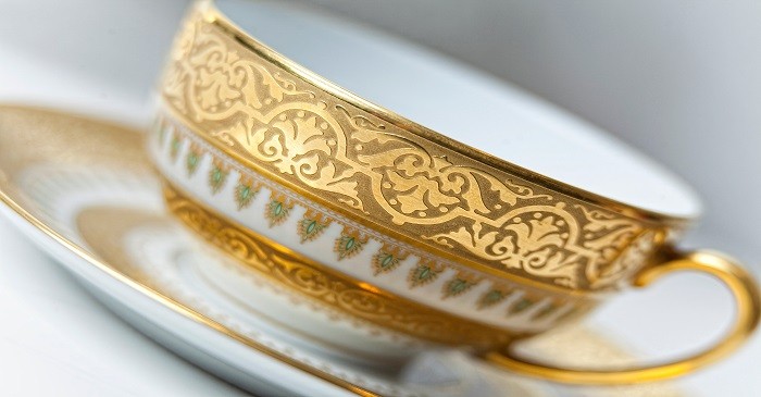 Identifying valuable vintage bone china service sets
