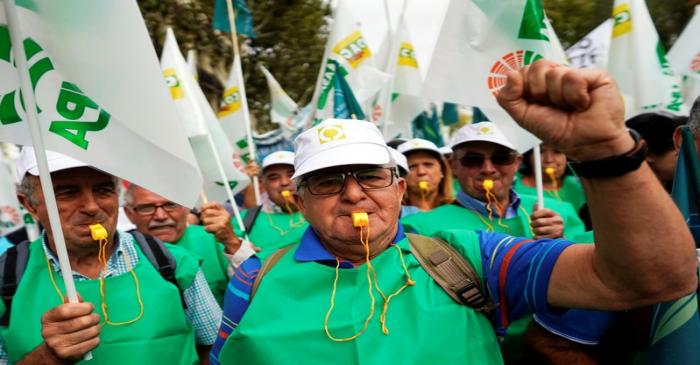 Spanish olive oil producers protest over fair prices in Madrid