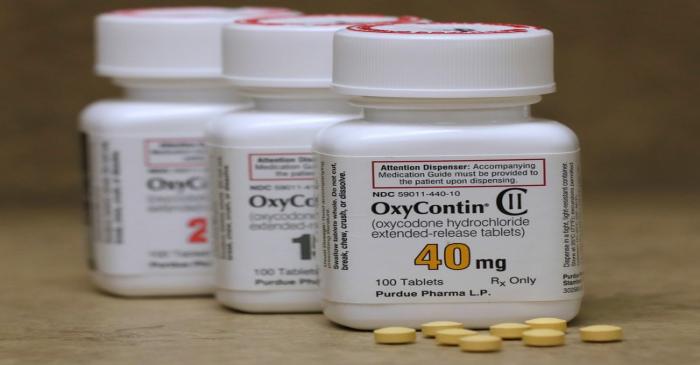 FILE PHOTO: Bottles of prescription painkiller OxyContin, 40mg, 20mg and 15mg pills, made by
