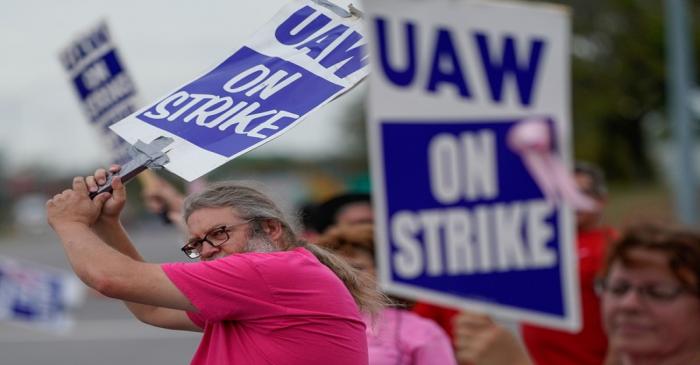 FILE PHOTO: UAW workers strike at the Bowling Green facility