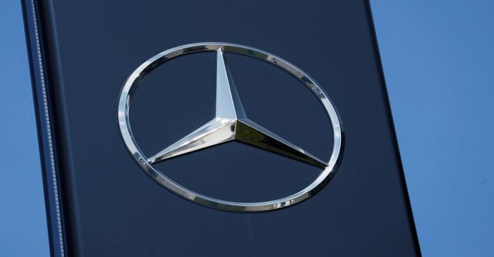 FILE PHOTO: A Mercedes Benz logo is pictured at a Mercedes Benz branch in Stuttgart