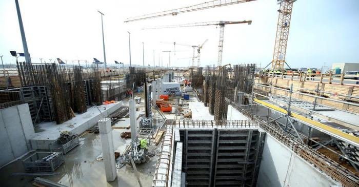 FILE PHOTO: The construction site for the new terminal 3 at Frankfurt Airport