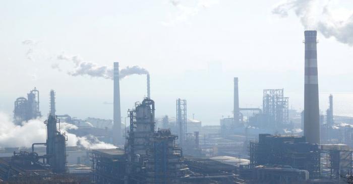 FILE PHOTO: China National Petroleum Corporation (CNPC)'s Dalian Petrochemical Corp refinery is