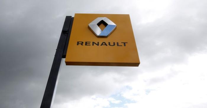 FILE PHOTO: The logo of French car manufacturer Renault at a dealership in Bordeaux
