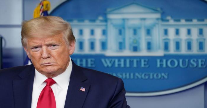 FILE PHOTO:  U.S. President Trump leads daily coronavirus response briefing at the White House