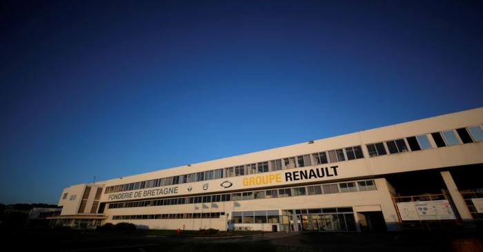 Renault workers fight to save their plant in Caudan despite worldwide layoffs announced by