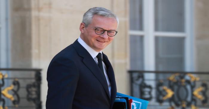 FILE PHOTO: French government attend the weekly cabinet meeting at the Elysee Palace in Paris