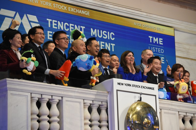 Cussion Kar Shun Pang, CEO of Tencent Music Entertainment and members of the company's