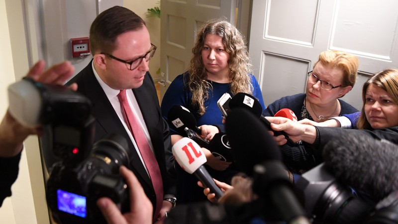 Palta leader Tuomas Aarto and PAU leader Heidi Nieminen speak to the press following a meeting