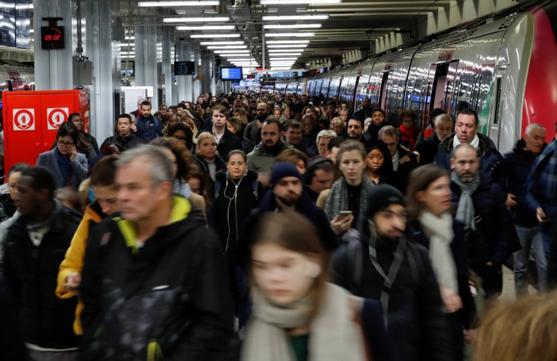 France faces its forty-second consecutive day of strikes